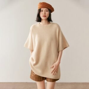 Solid color cashmere knitted pullover top, fashionable and versatile, three-quarter sleeve silhouette, mid-length for women